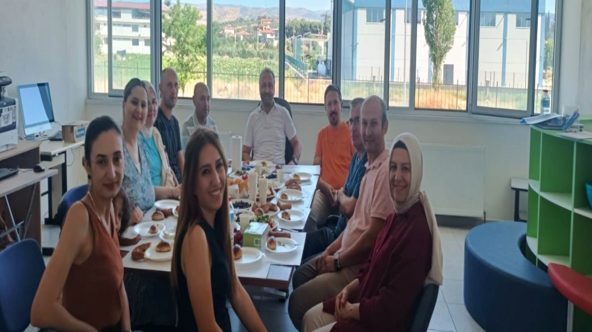Sene sonu öğretmenler kurulu toplantımızı gerçekleştirdik Alınan kararların hayırlı olmasını diliyoruz.